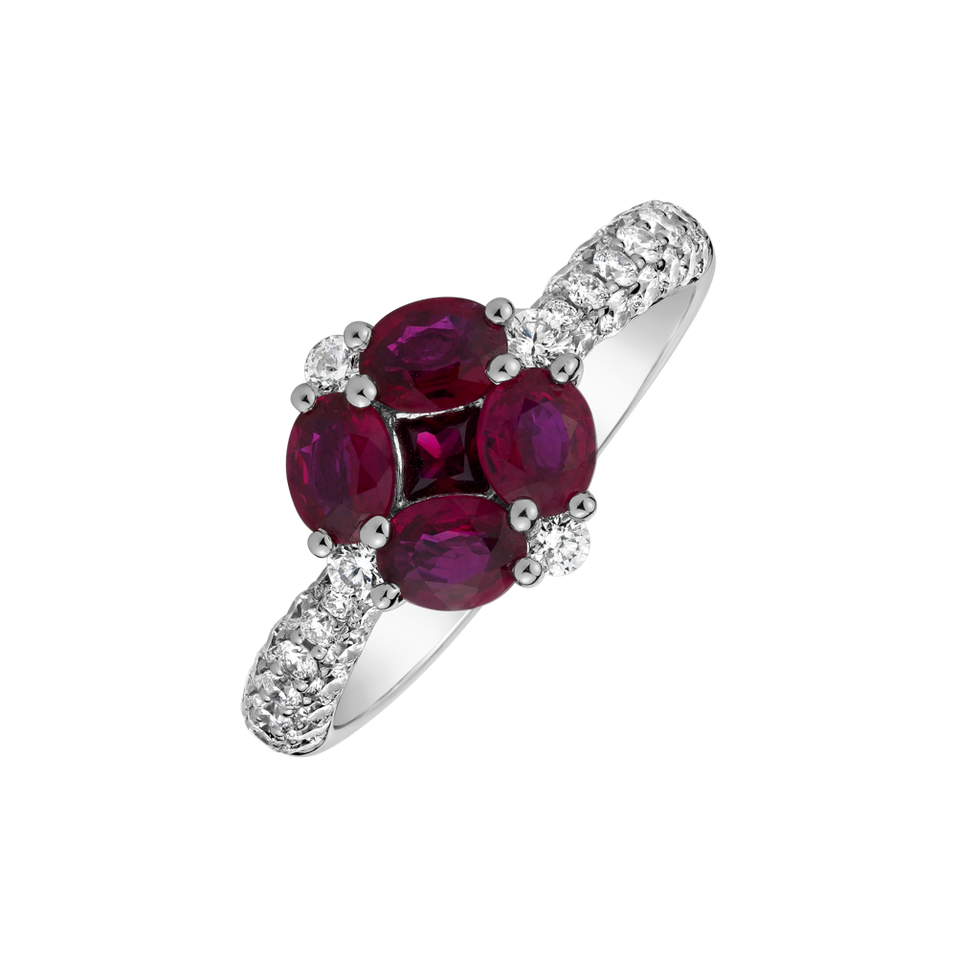 Diamond ring with Ruby Elliot