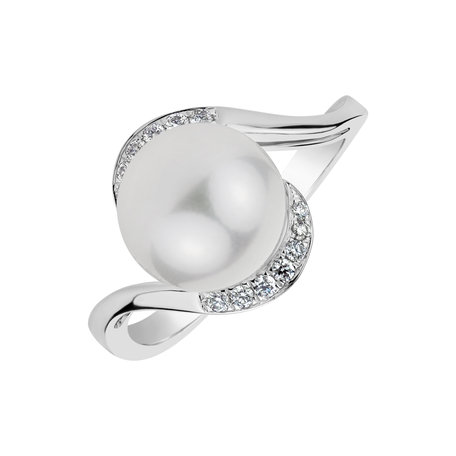 Diamond ring with Pearl Manaitios
