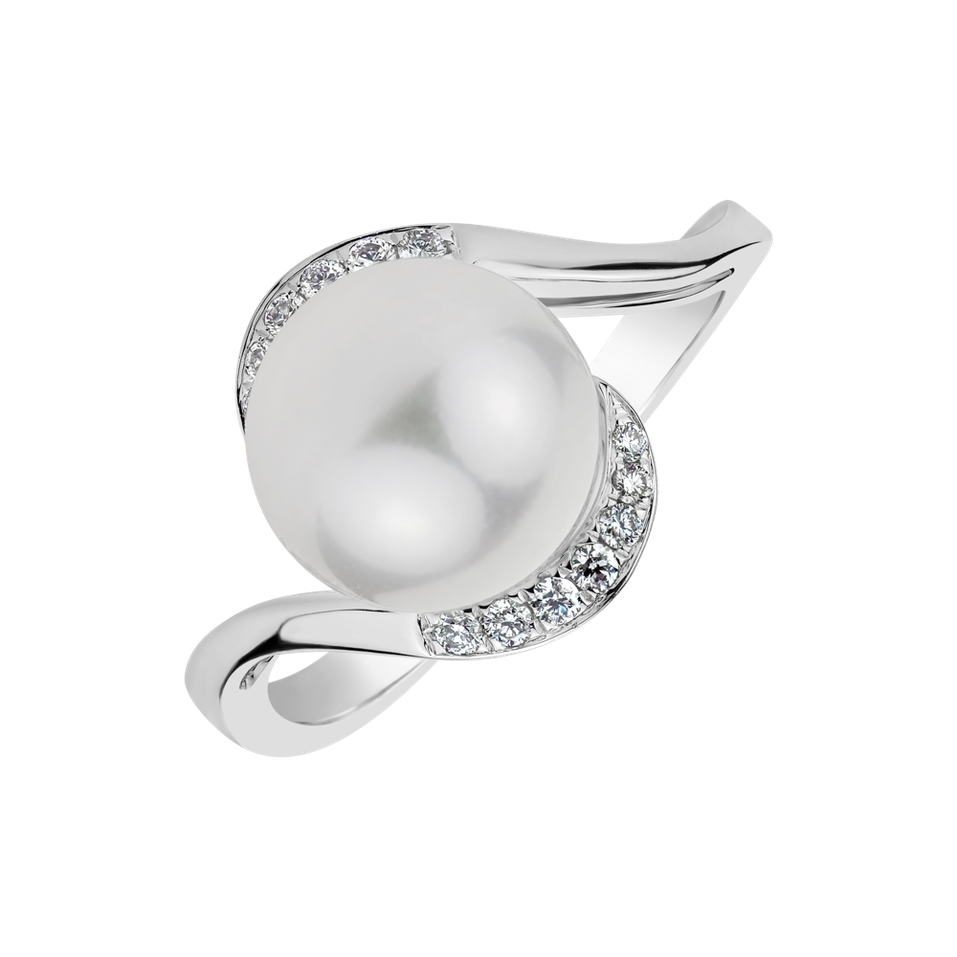 Diamond ring with Pearl Manaitios