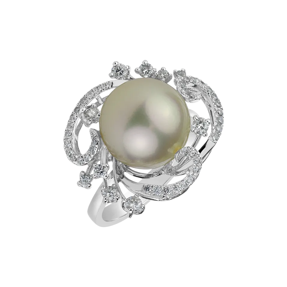 Diamond ring with Pearl No Suprises