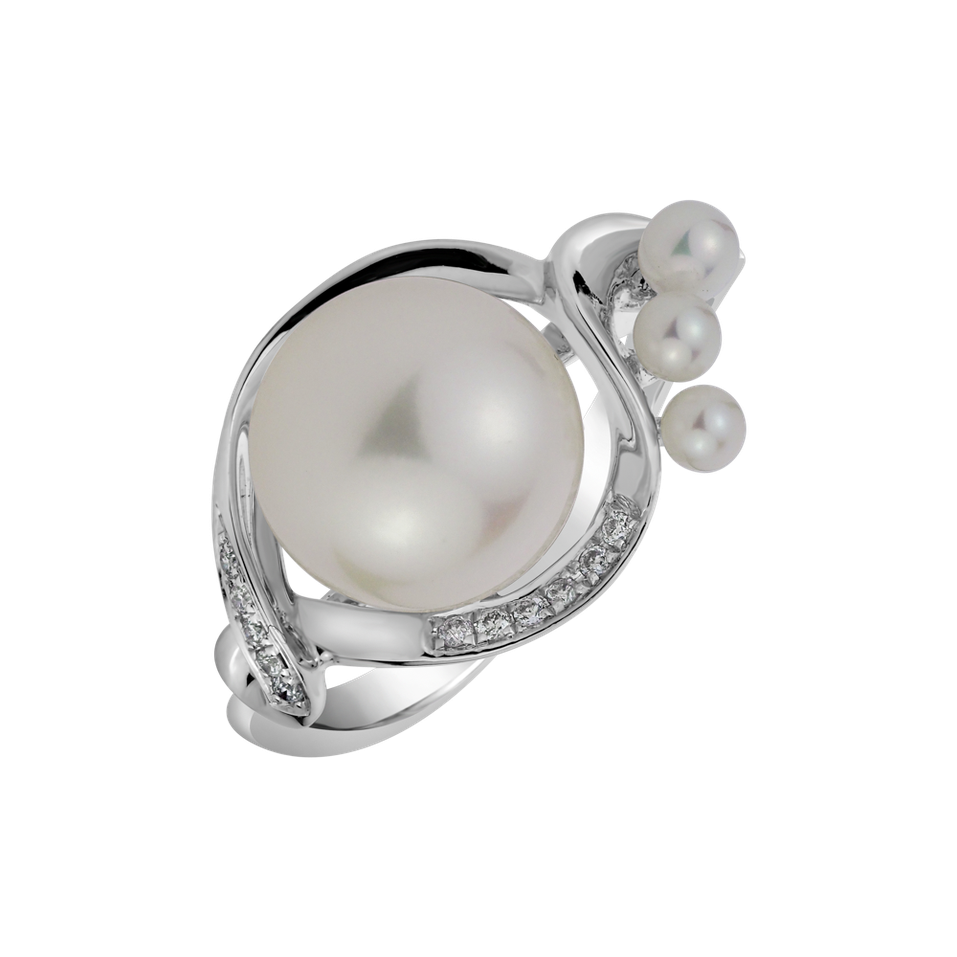 Diamond ring with Pearl Princess Pearl
