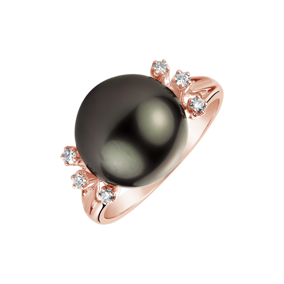 Diamond ring with Pearl Ballard