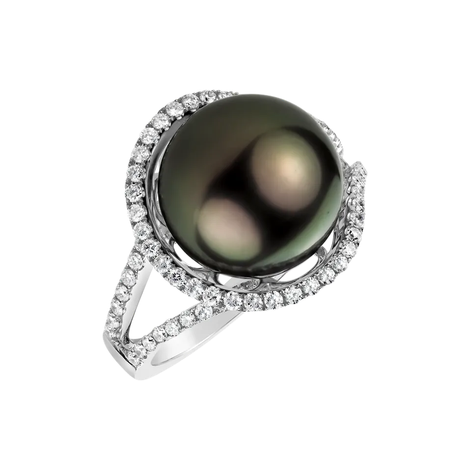 Diamond ring with Pearl Osborne