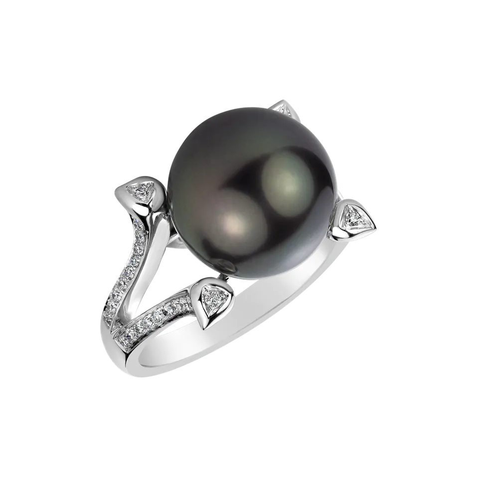 Diamond ring with Pearl Black Treasure