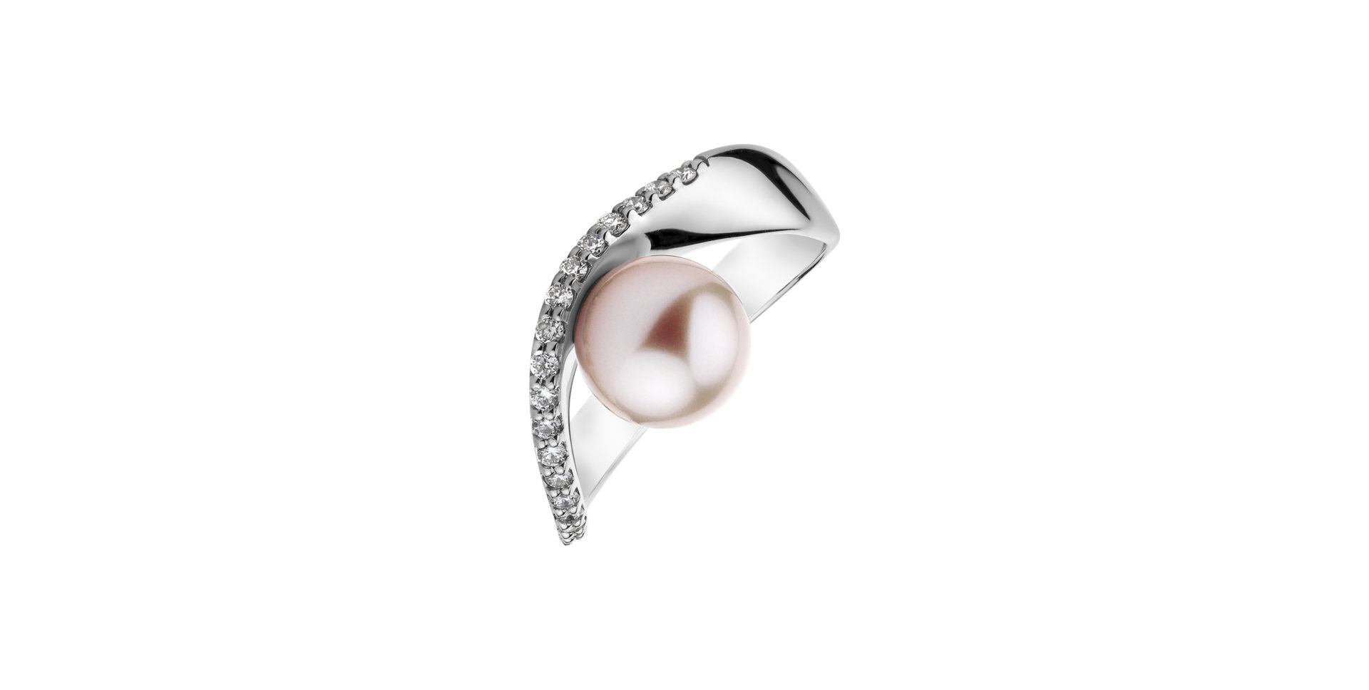 Diamond ring with Pearl Queen of Pearl