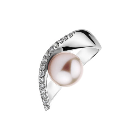 Diamond ring with Pearl Queen of Pearl