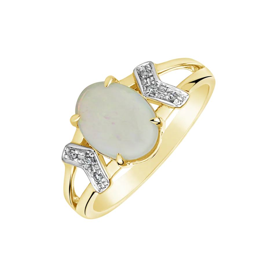 Diamond ring with Opal Kendra Strange