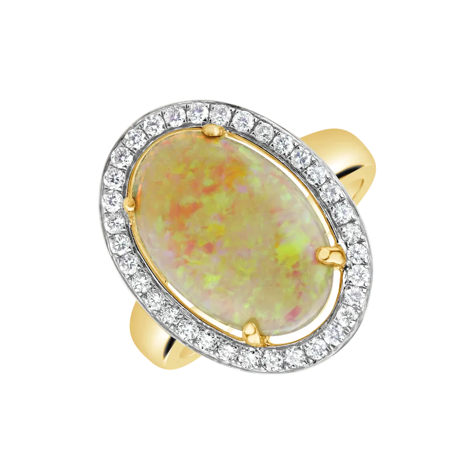Diamond ring with Opal Mali