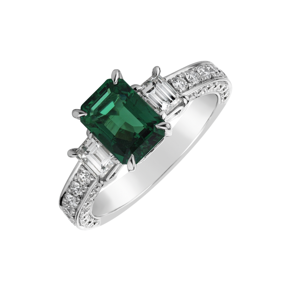 Diamond ring with Emerald King Poetic