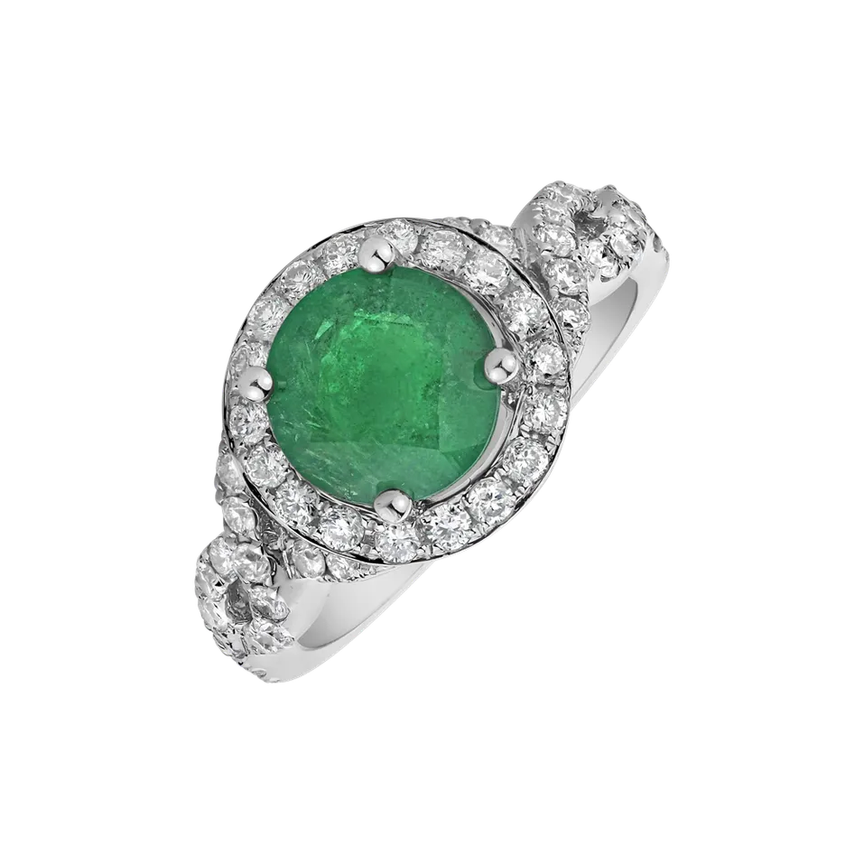 Diamond ring with Emerald Hawai Desire