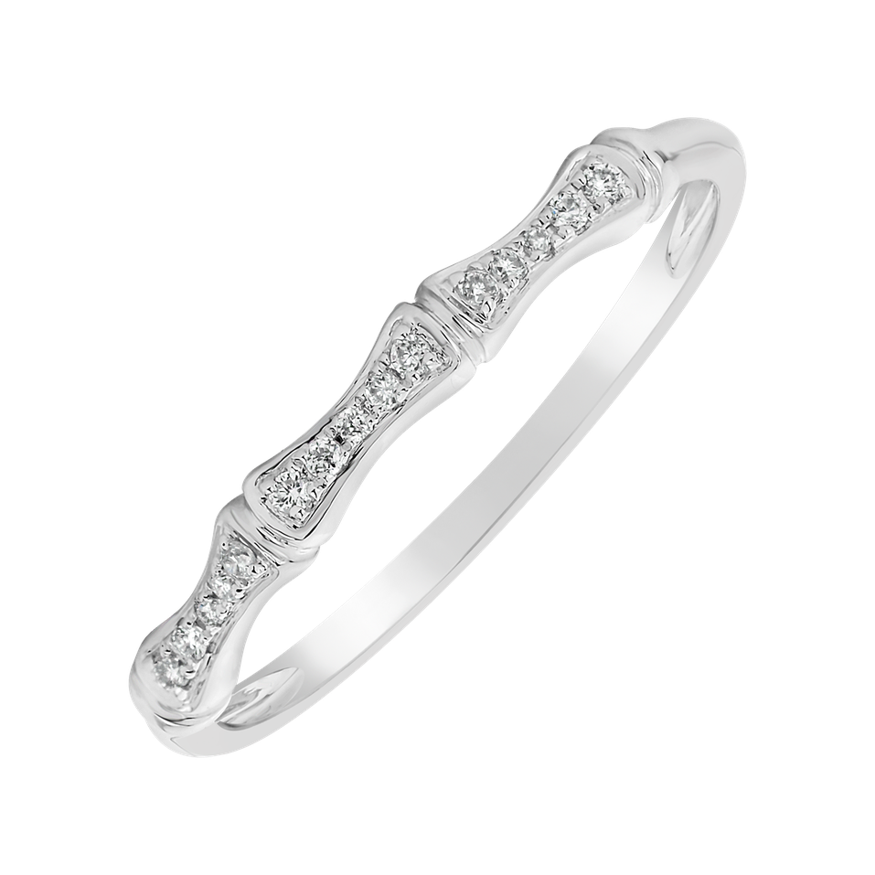 Diamond ring Simplicity