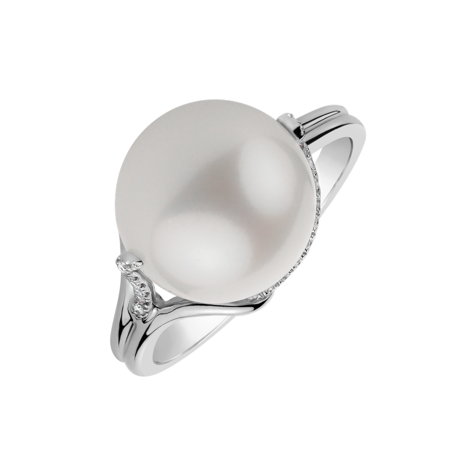 Diamond ring with Pearl Divine Fantasy