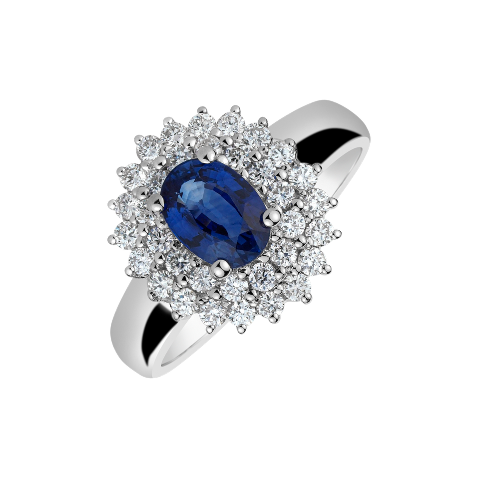 Diamond ring with Sapphire Noble Sapphire