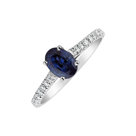 Diamond ring with Sapphire Carwyn