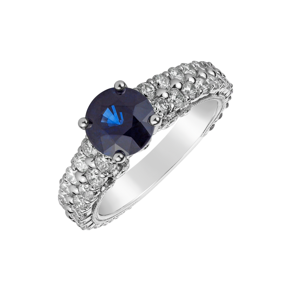 Diamond ring with Sapphire Prewdence