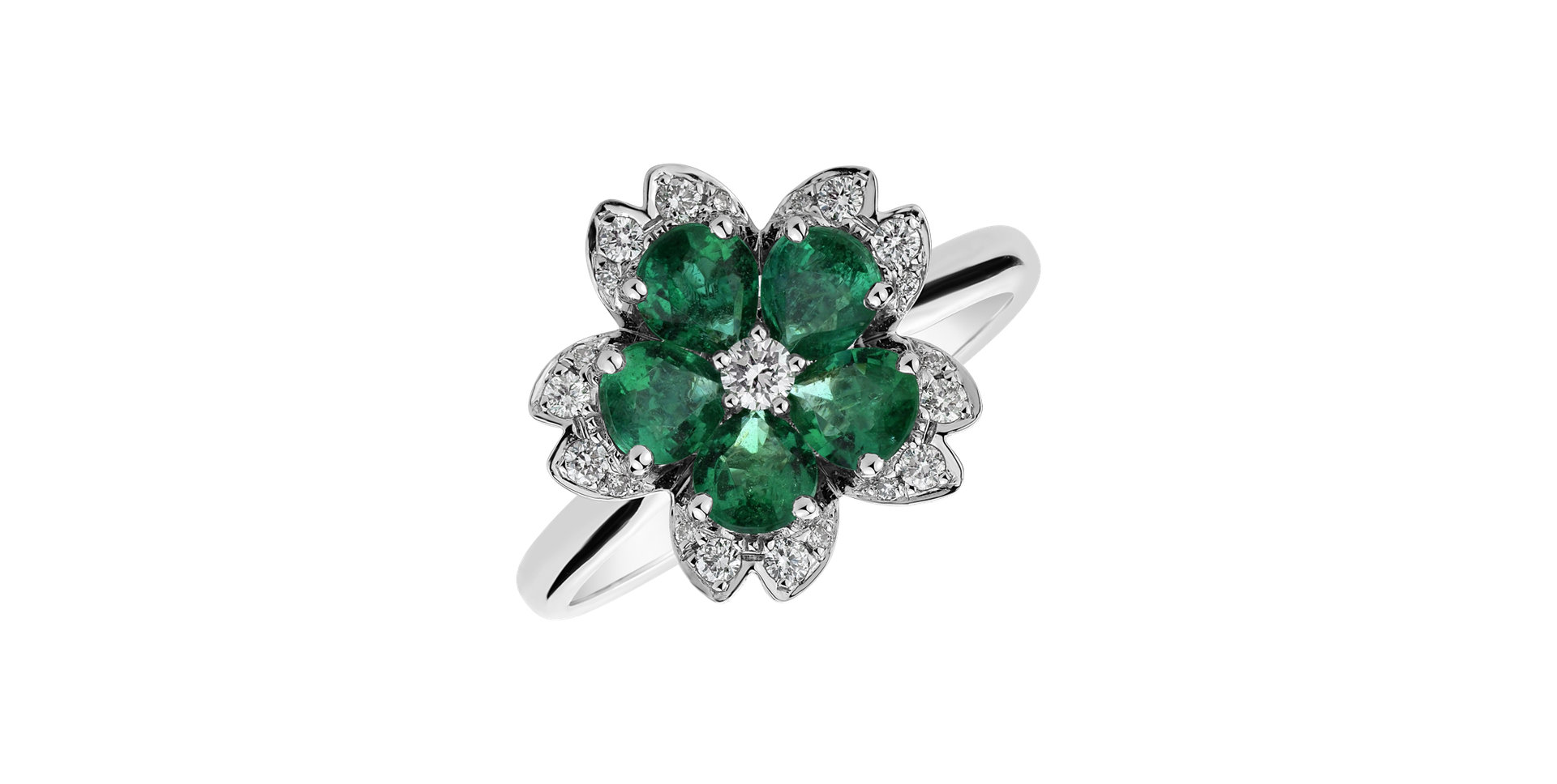 Diamond ring with Emerald Aristocrat Dream