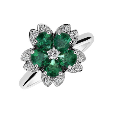 Diamond ring with Emerald Aristocrat Dream