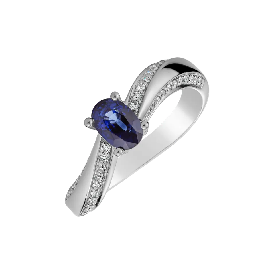 Diamond ring with Sapphire Noelle