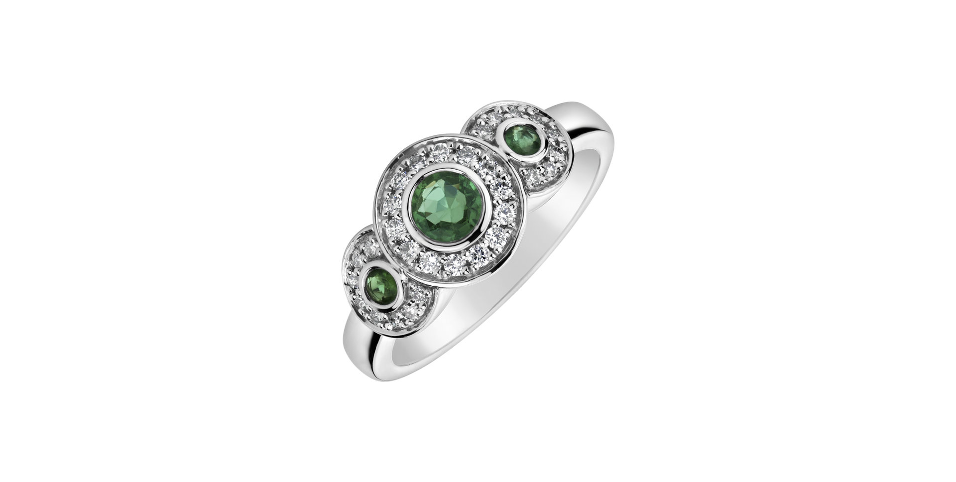 Diamond ring with Emerald Stylish Life