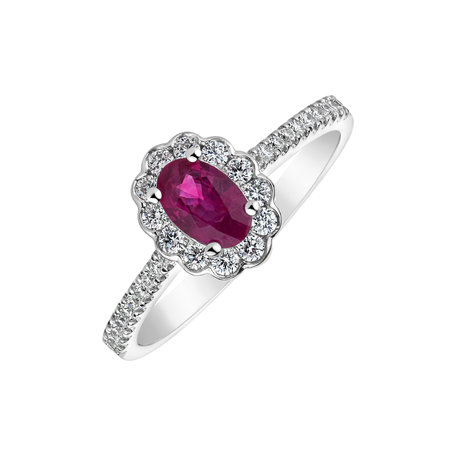 Diamond ring with Ruby Varok