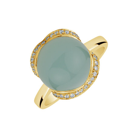 Diamond ring with Chalcedony Rainbow Princess