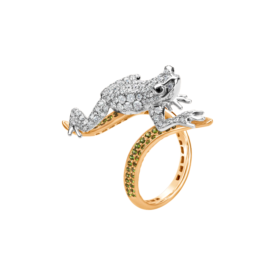 Ring with black and white diamonds and Garnet Luxury Frog