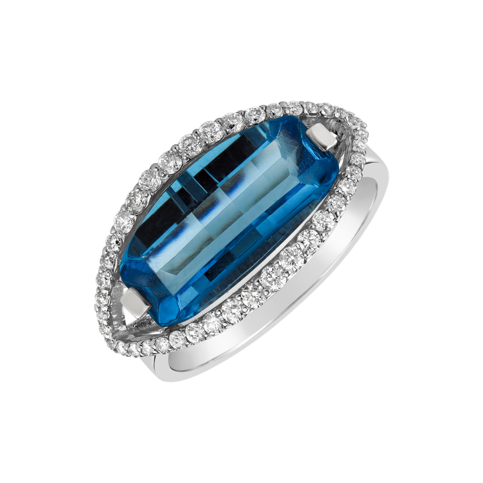 Diamond ring with Topaz Essa