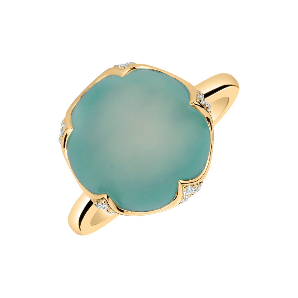 Diamond ring with Chalcedony Vivid Blossom