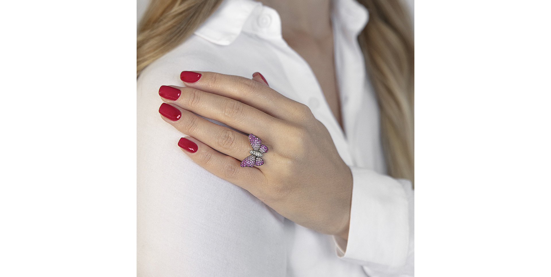 Diamond ring with Ruby and Sapphire Splendid Butterfly