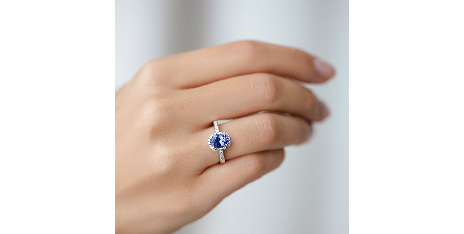 Diamond ring with Tanzanite Princess Desperation