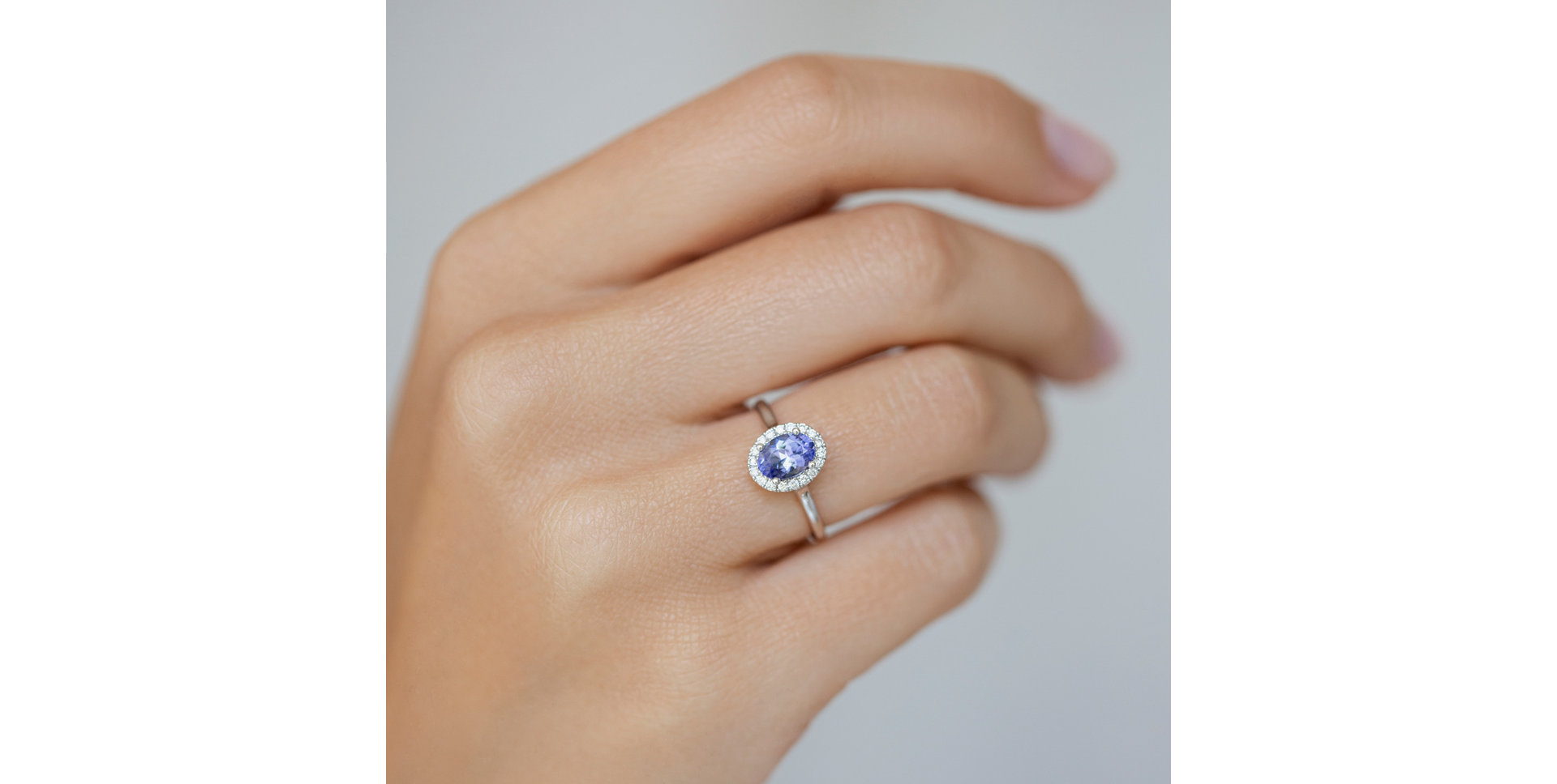 Diamond ring with Emerald Princess Wish