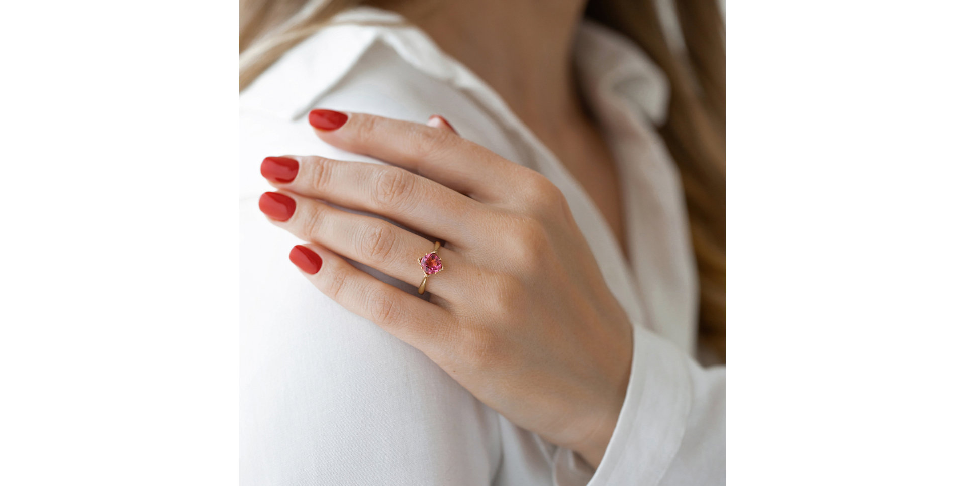 Diamond ring with Tourmalíne Rosie
