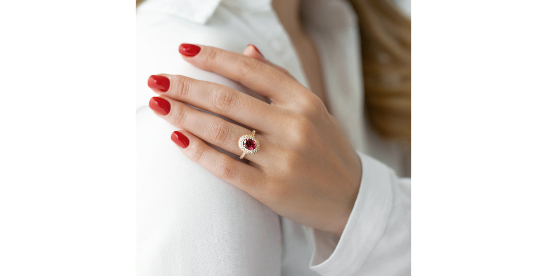 Diamond ring with Tourmalíne Yolanthe