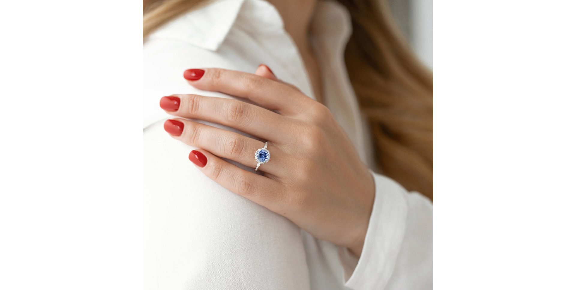 Diamond ring with Tanzanite Sin Signature