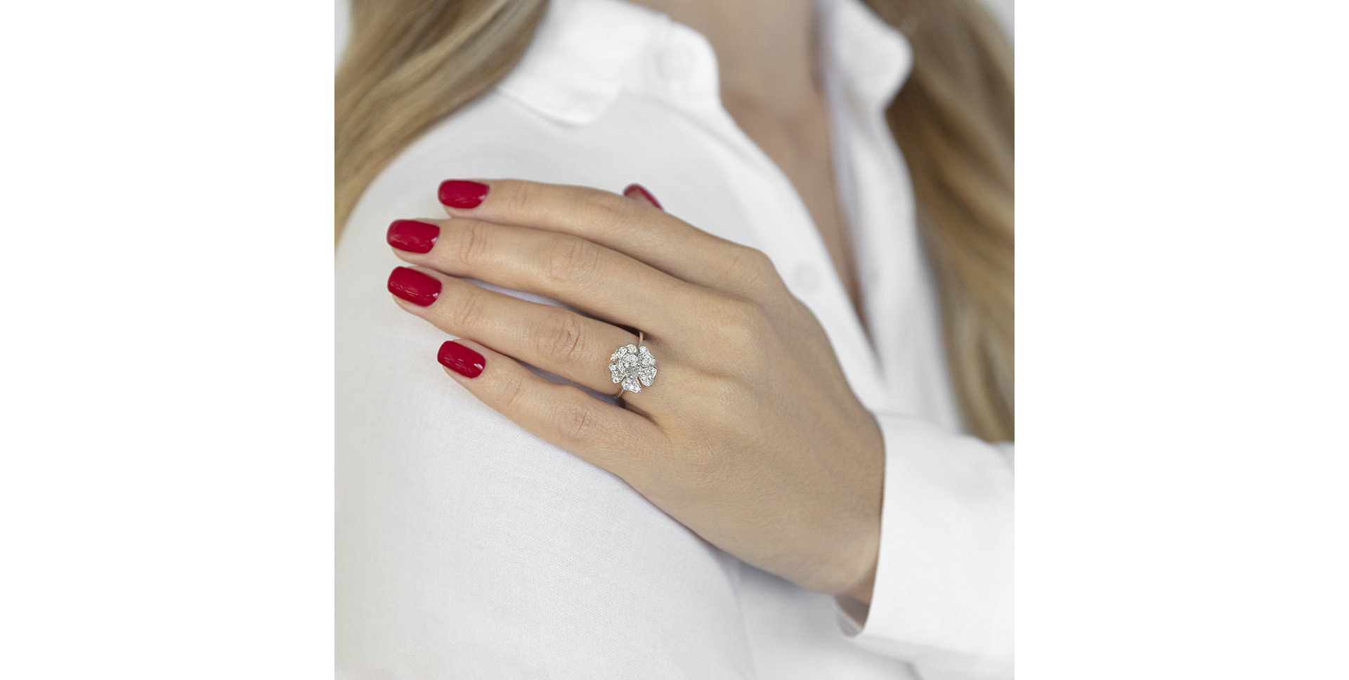 Diamond ring Brilliant Flower