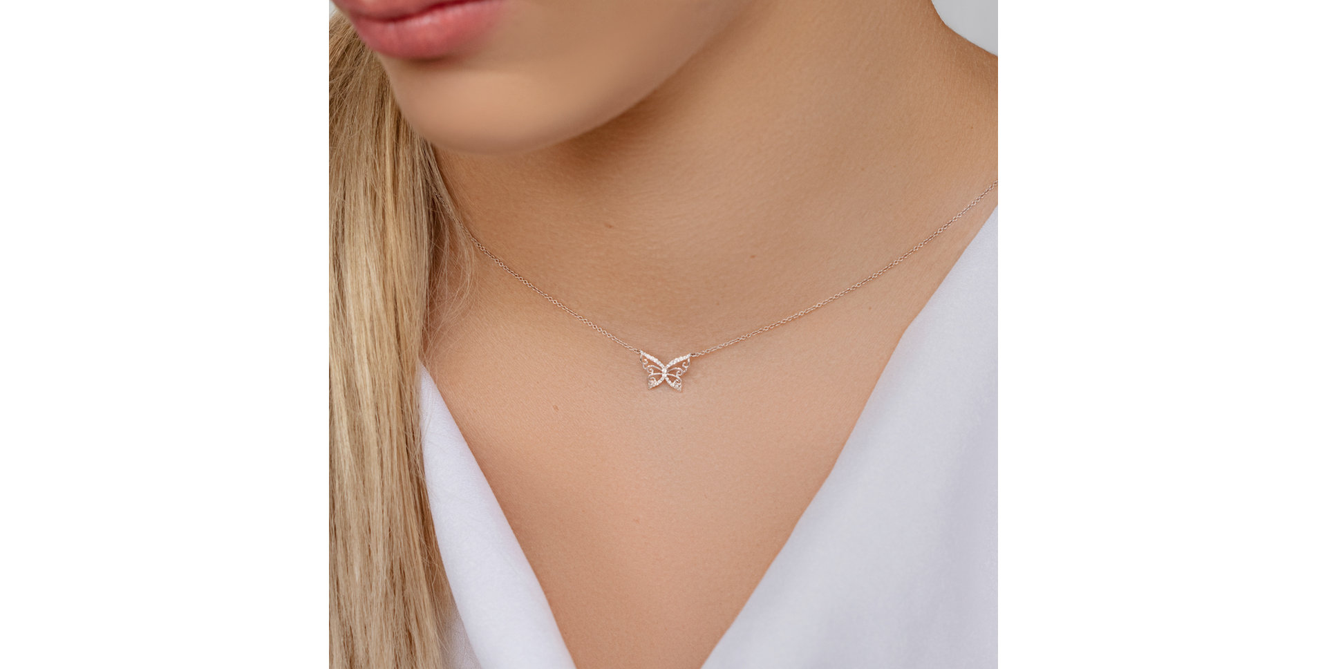 Necklace with black and white diamonds Shiny Butterfly