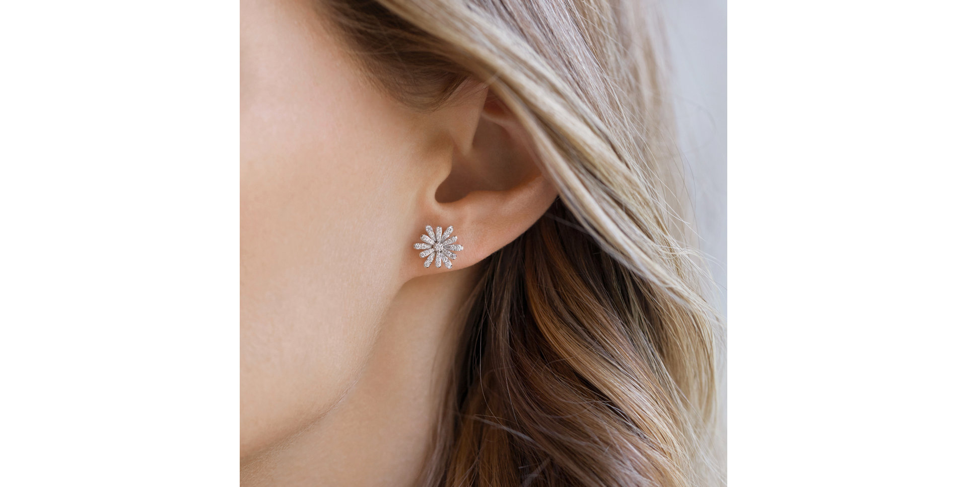 Diamond earrings Flower Flush