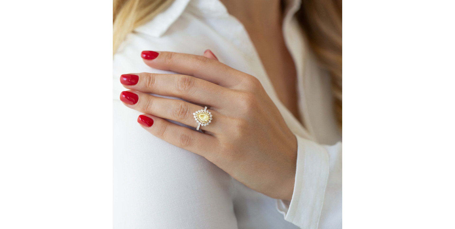 Ring with yellow and white diamonds Joyful Drop