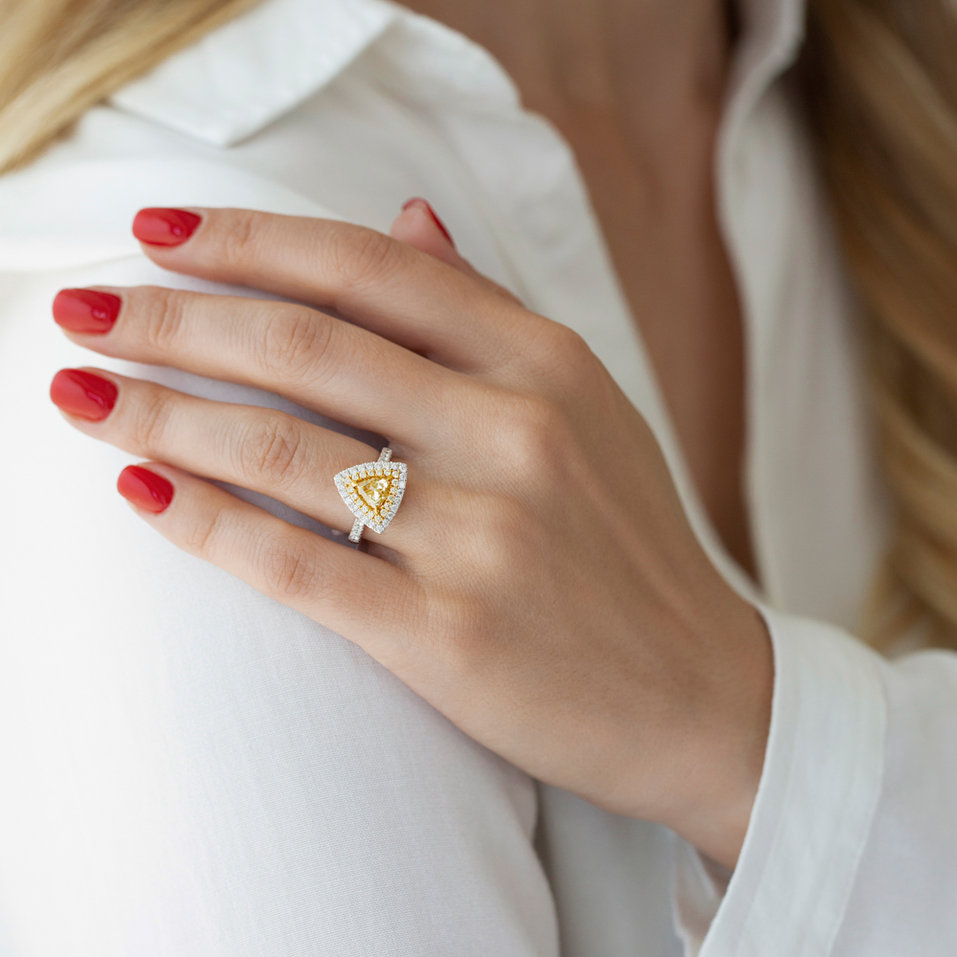 Ring with yellow and white diamonds Paradise Dream