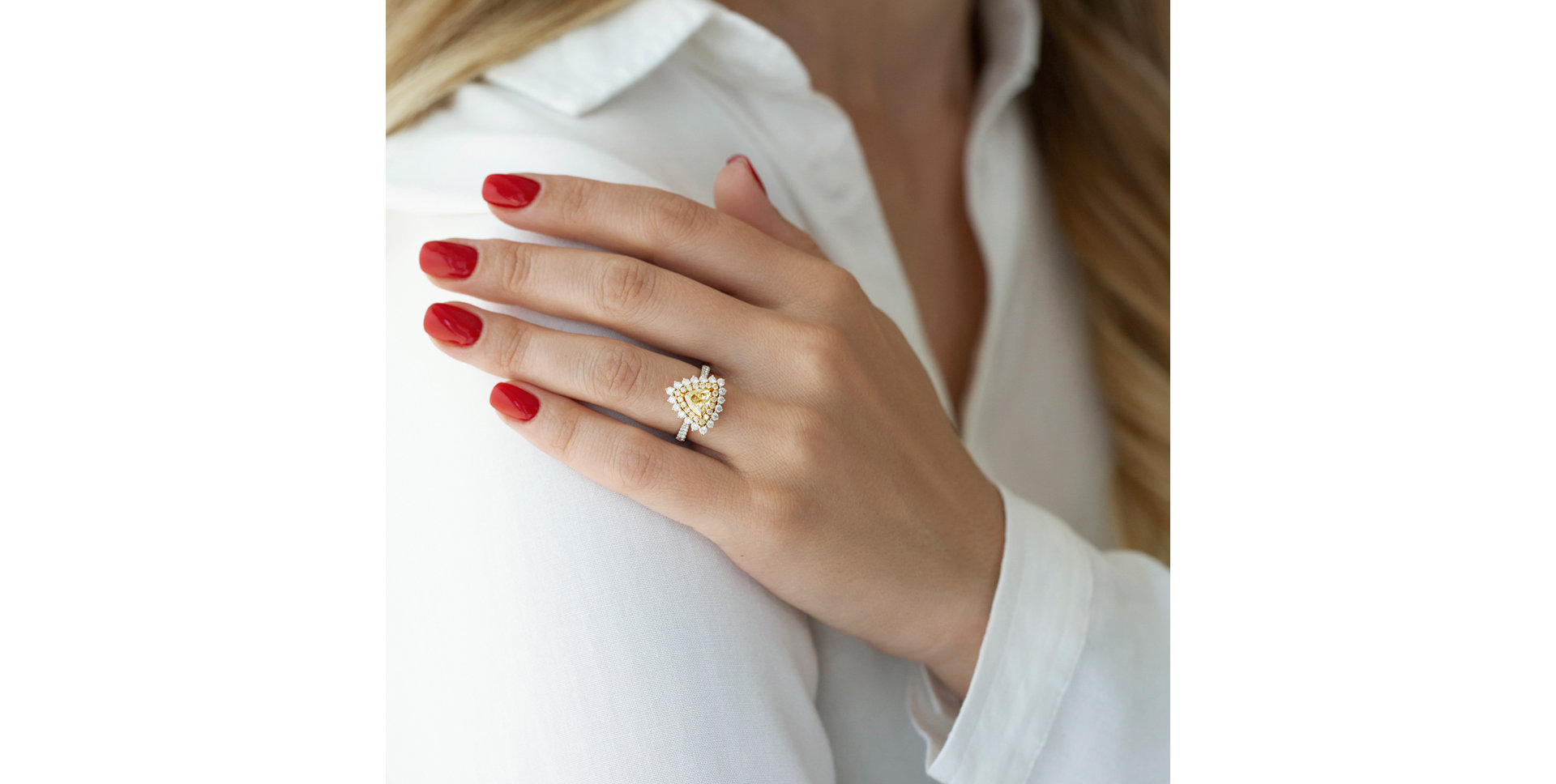 Ring with yellow and white diamonds Sun Tribute