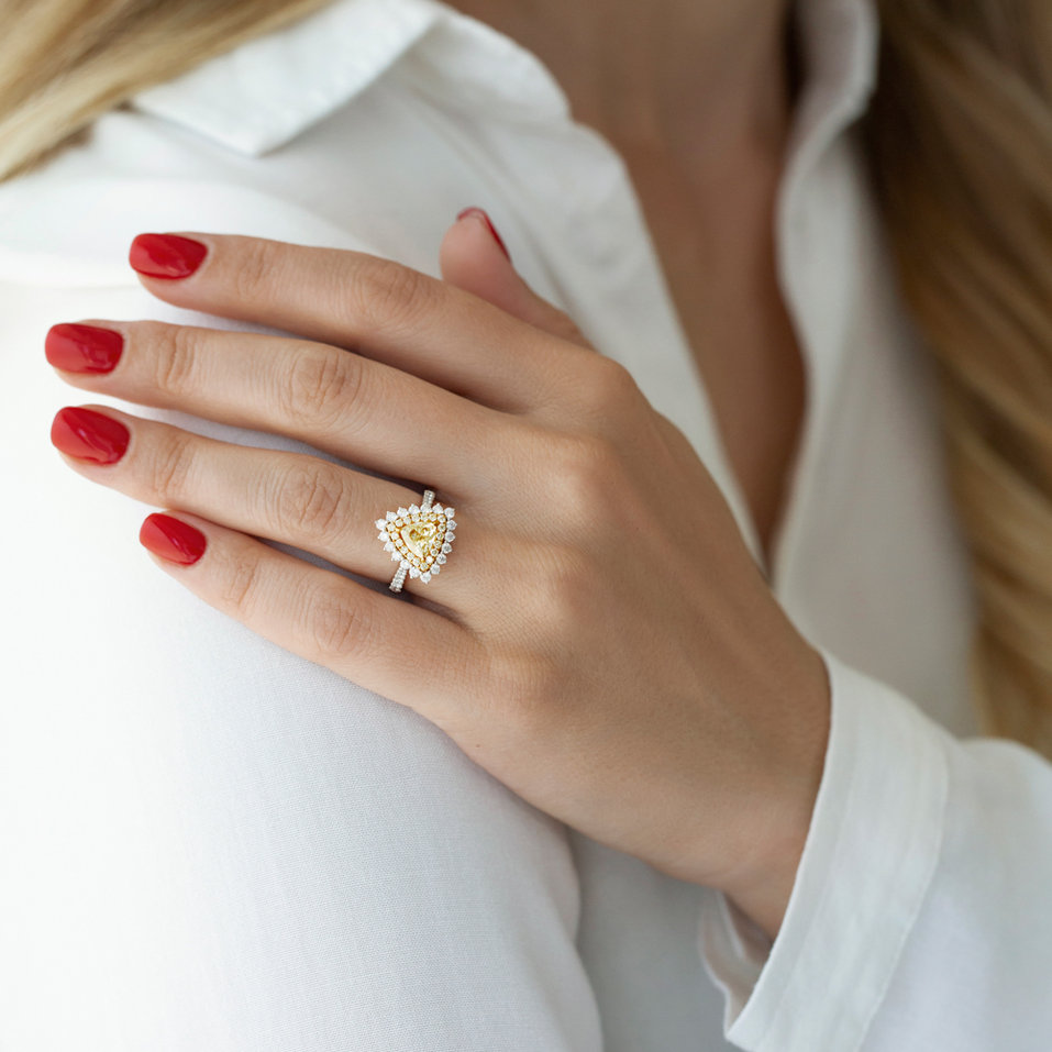 Ring with yellow and white diamonds Sun Tribute