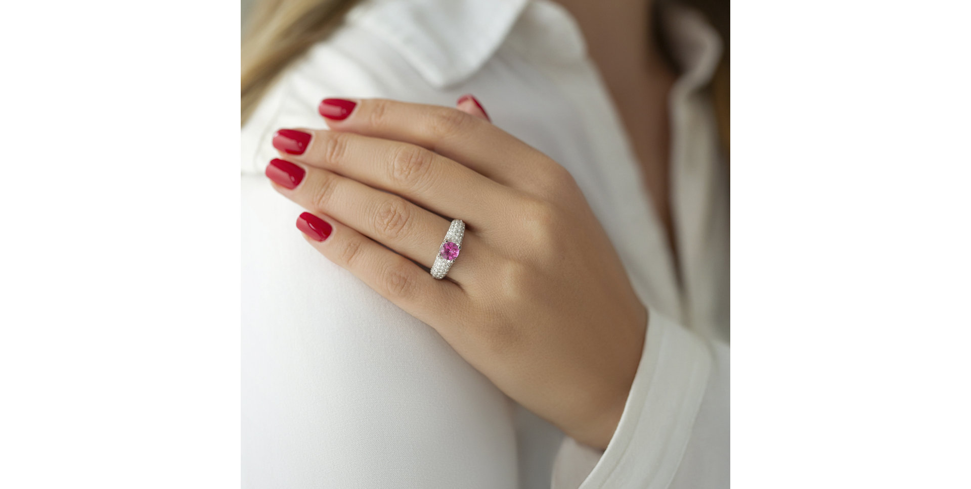 Diamond ring with Topaz Glamorous Ladyship