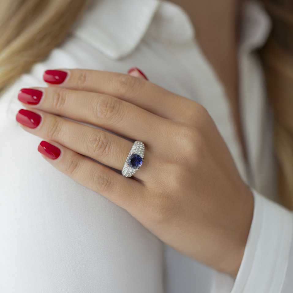 Ring with Iolite and diamonds Glamorous Ladyship