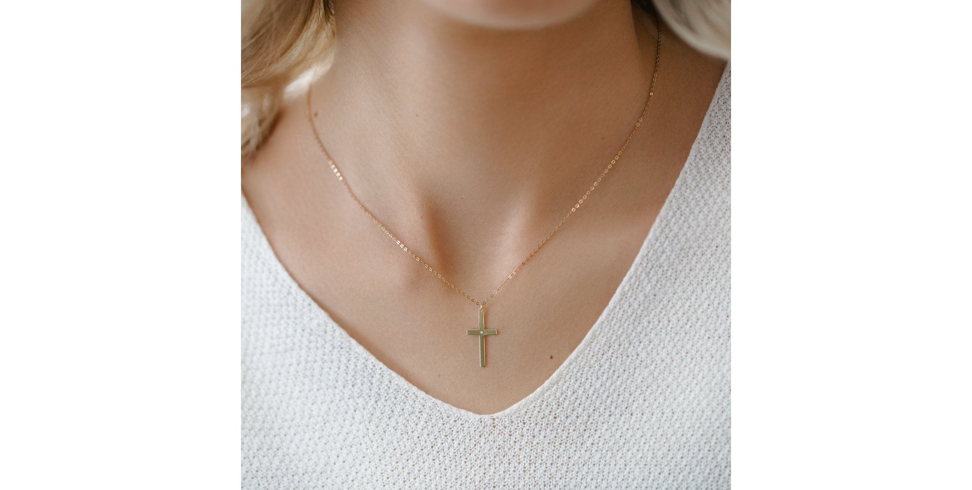 Diamond necklace Cross