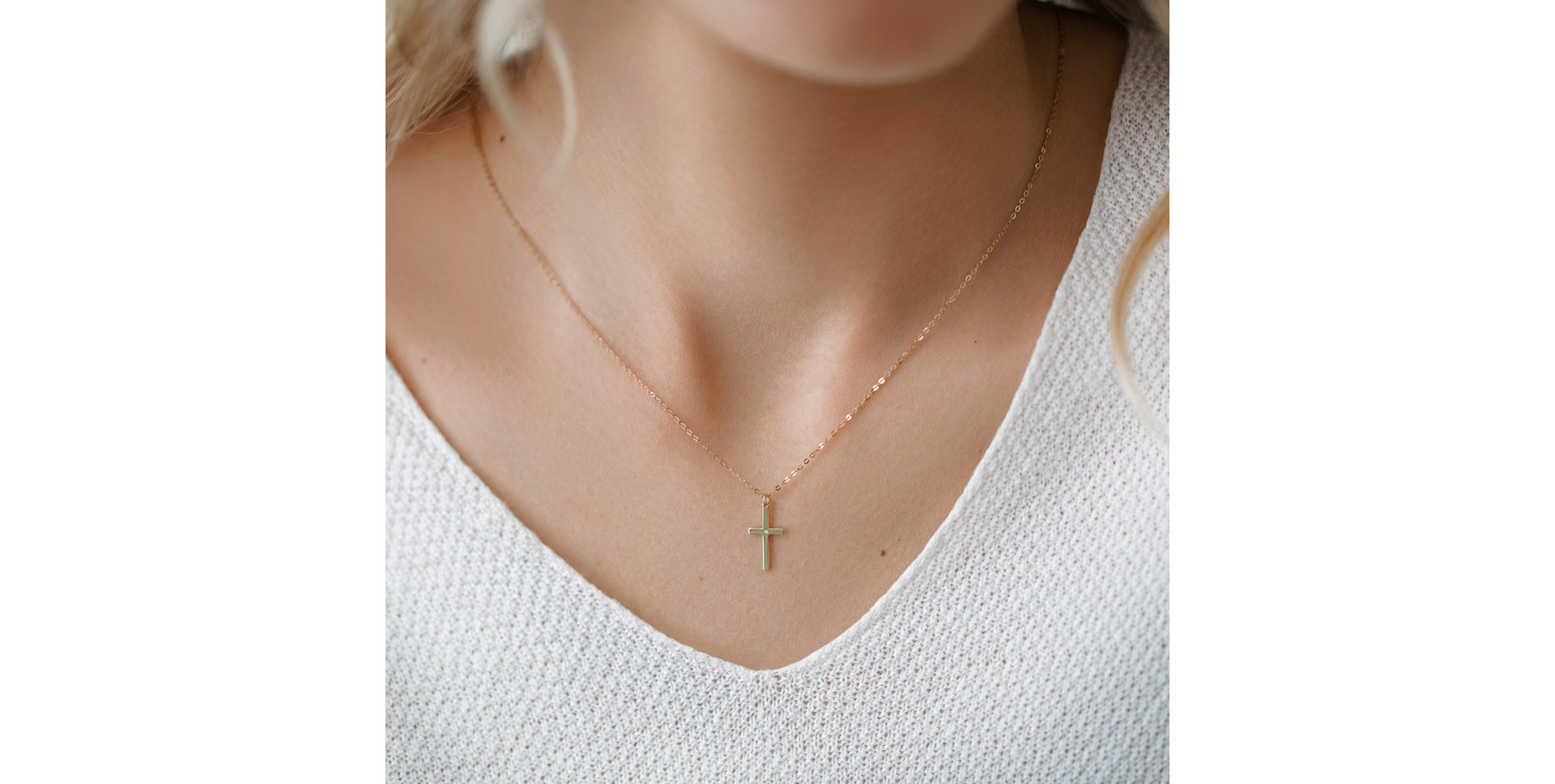 Diamond necklace Little Cross