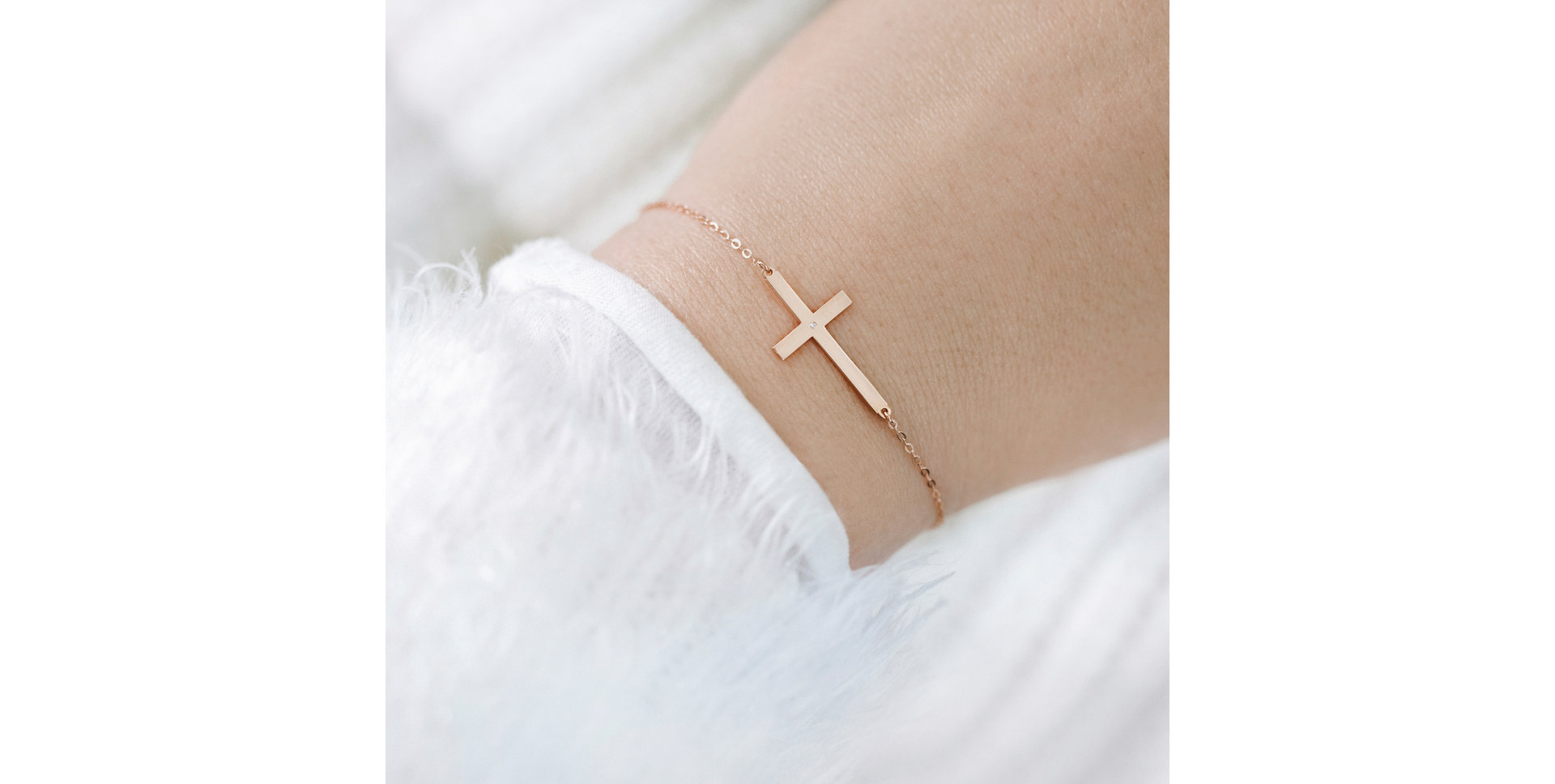 Diamond bracelet Cross