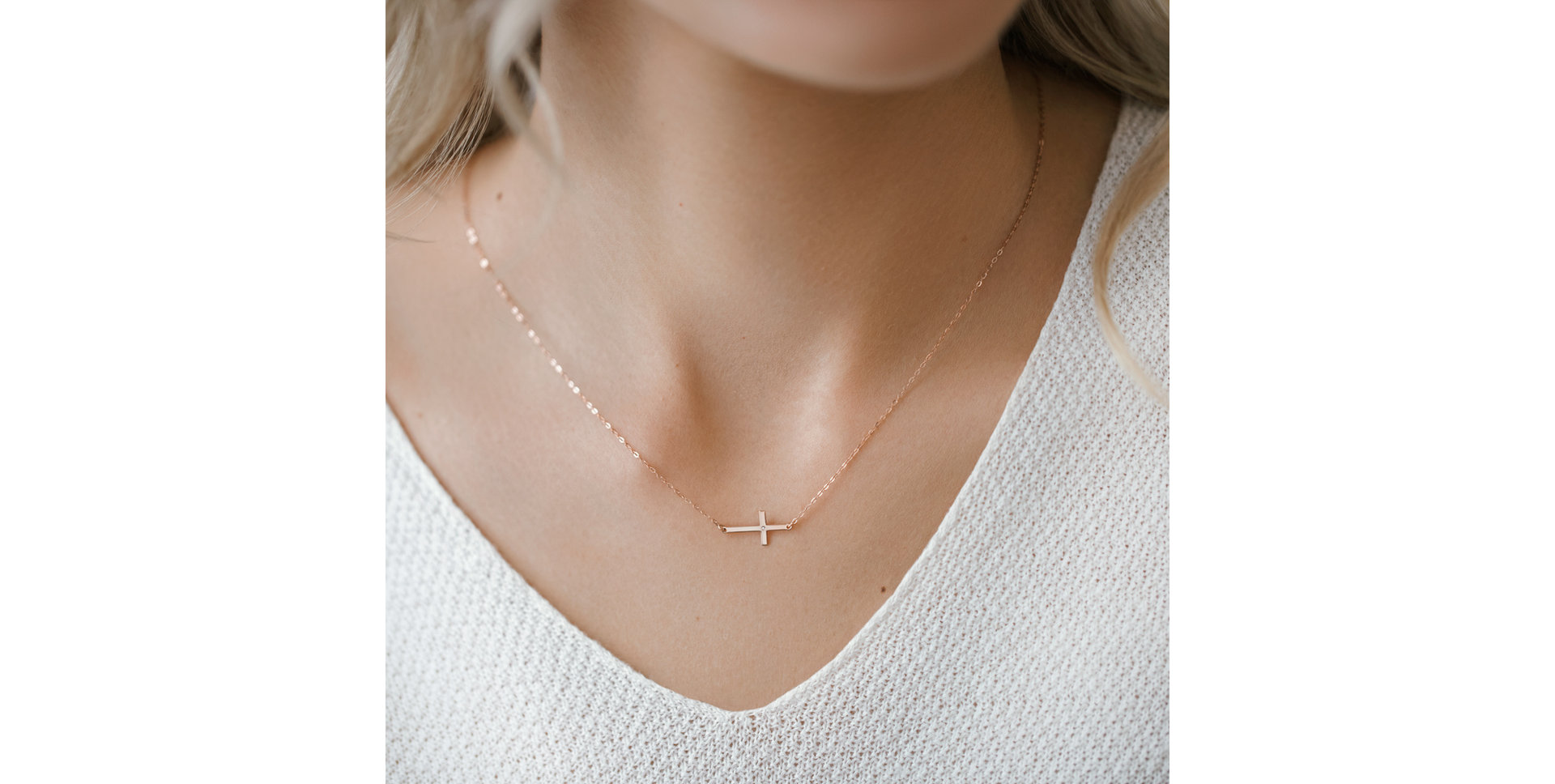 Diamond necklace Little Cross