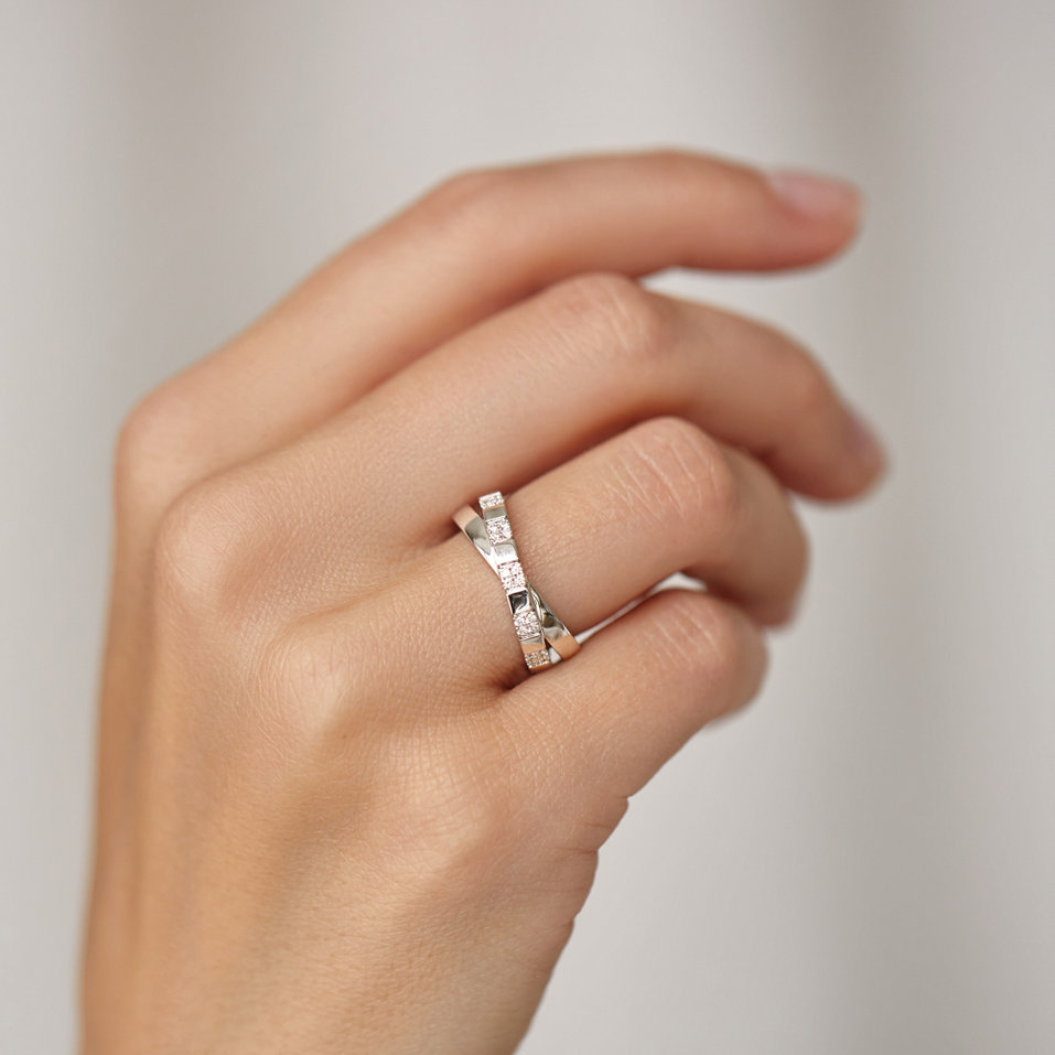 Diamond ring Galaxy of Shine