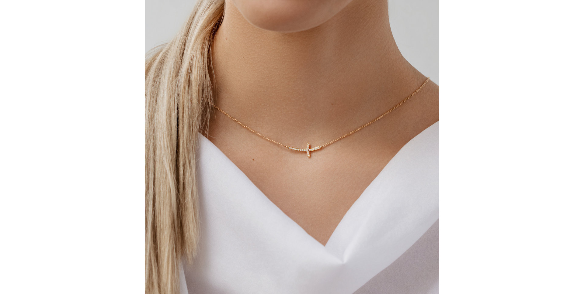 Diamond necklace Cross