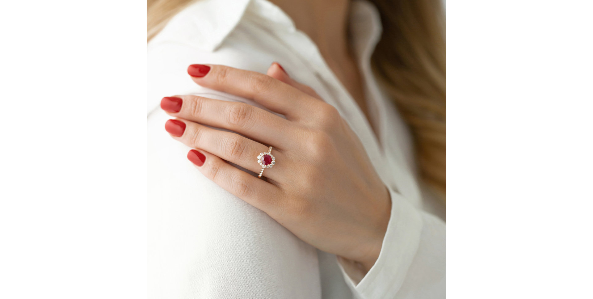 Diamond ring with Ruby Glare